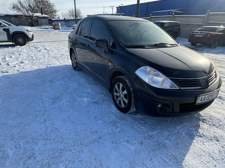 Nissan TIIDA 1.6 AT