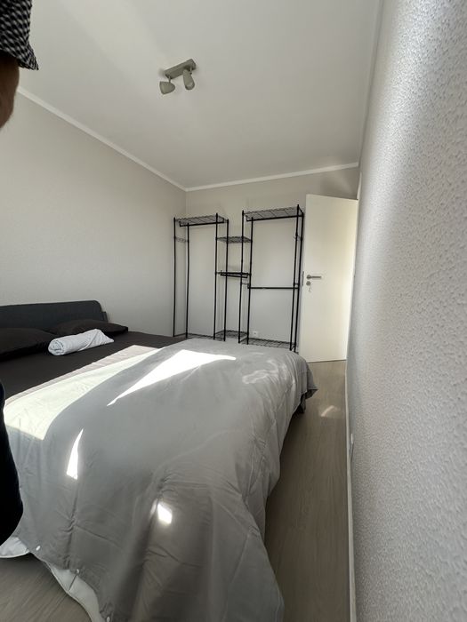 Quartos Renovados em Apartamento Moderno – Despesas Incluídas - perto da estação