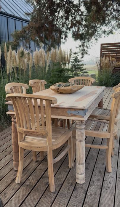 Ludwikowska komoda w stanie surowym