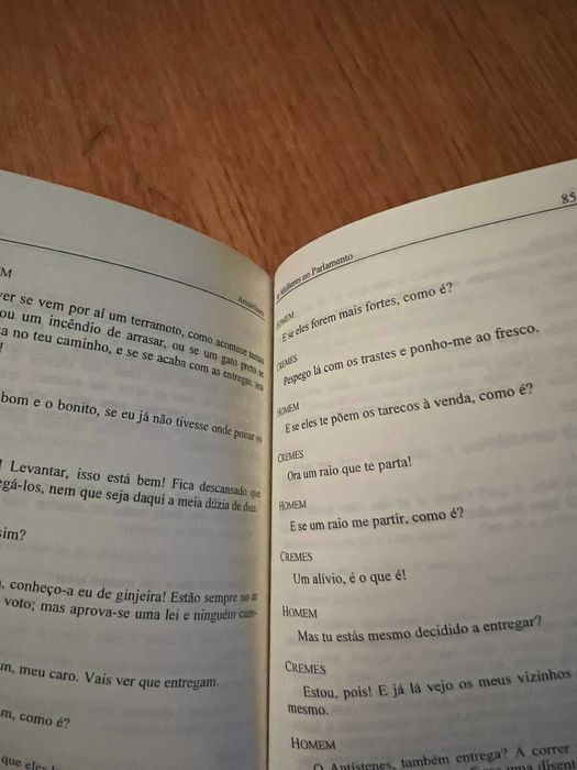 As Mulheres no Parlamento      ARISTÓFANES