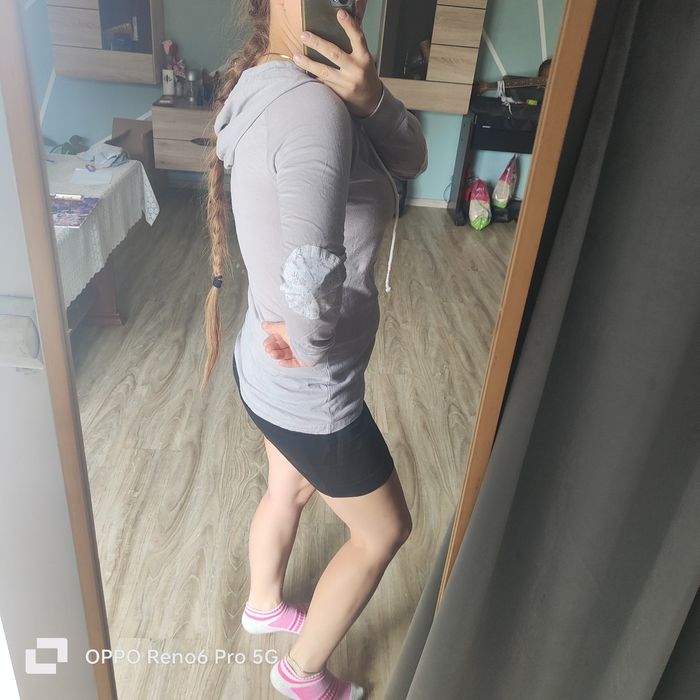 Bluzka z kapturem cienka