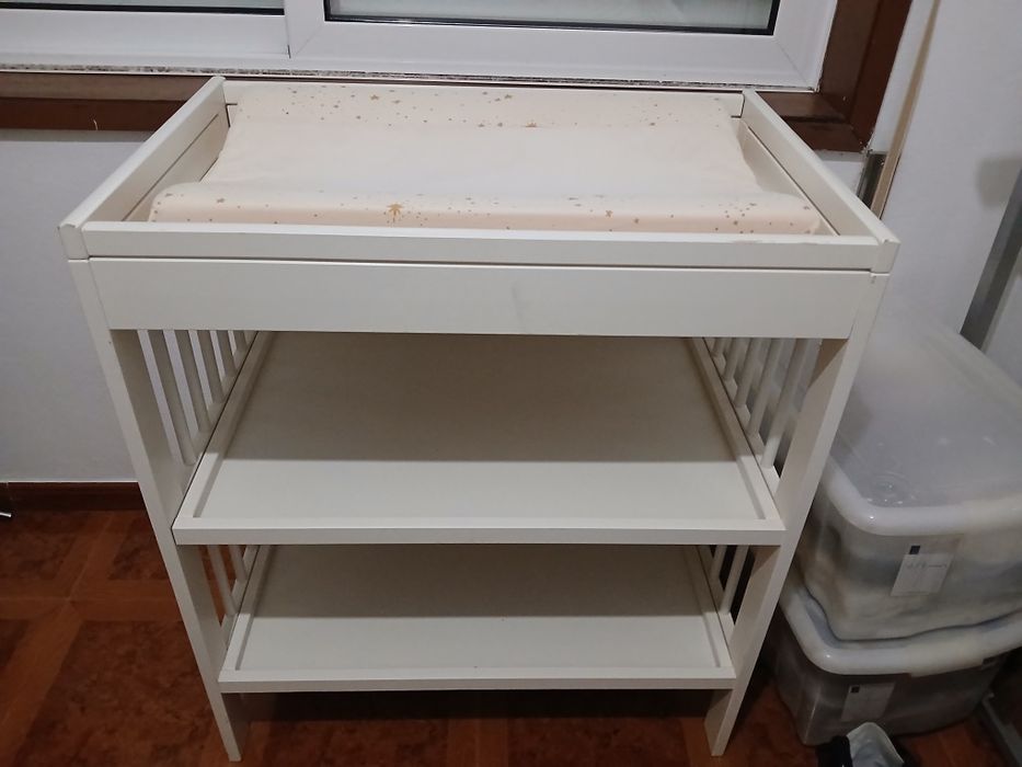 Muda fraldas madeira