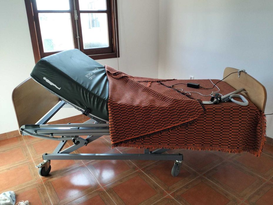 Cama hospitalar elétrica + Colchão anti-escaras