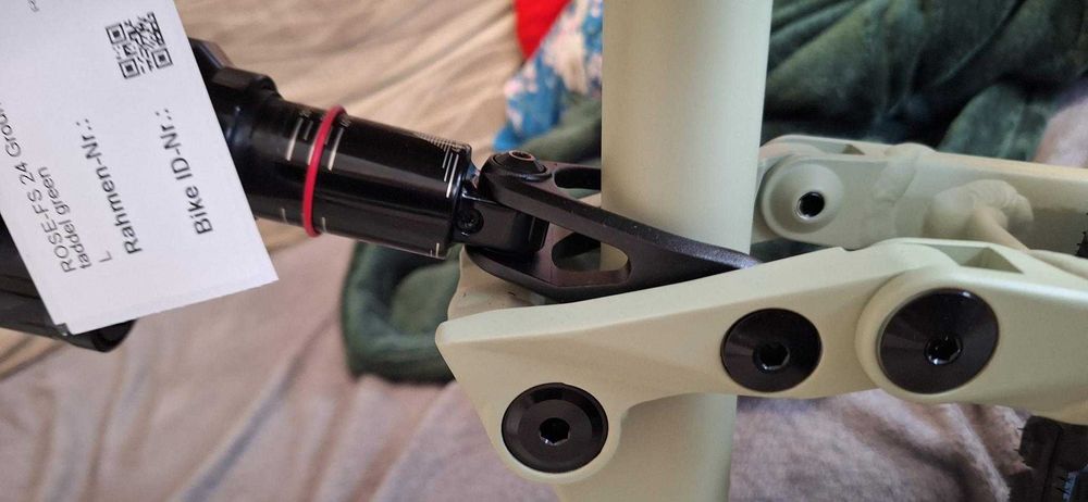 Rower MTB Trail Rose Ground Control 3 - dobry na podjazdy i zjazdy