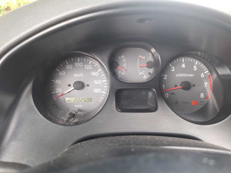 Toyota RAV4 2.0 4x4 – 1998 – 202.500 km – AC – Preto