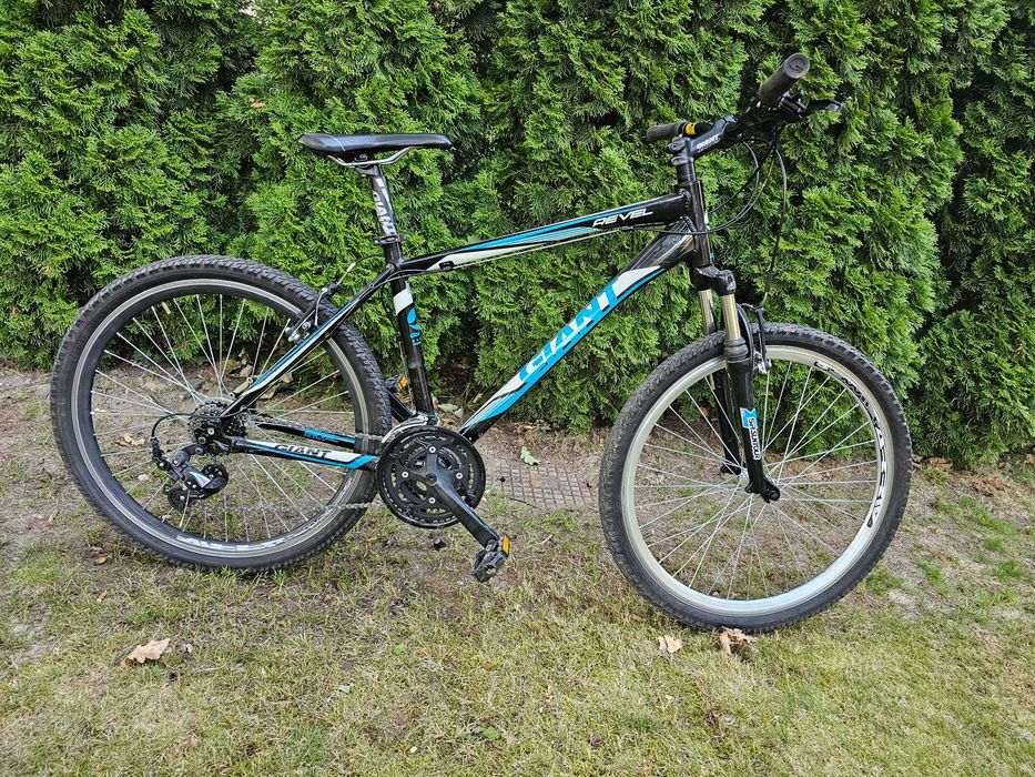 Rower GIANT Revel 3/ koła 26/ rama M/ wzmacniane koła