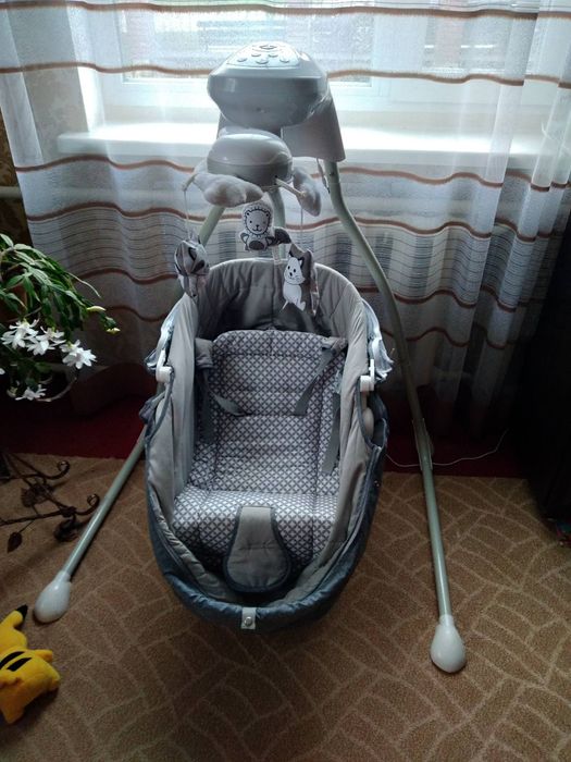 Заколисуючий центр Lionelo Henny Grey Dove (LO-HENNY