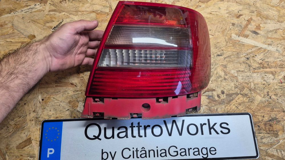 AUDI A4 B5 (8D)-Stop/Farolim DIREITO SEDAN/CARRO 1995 até 2000 *