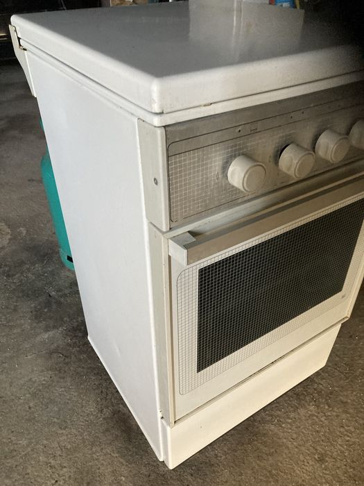 Fogão a gaz com forno  em bom estado