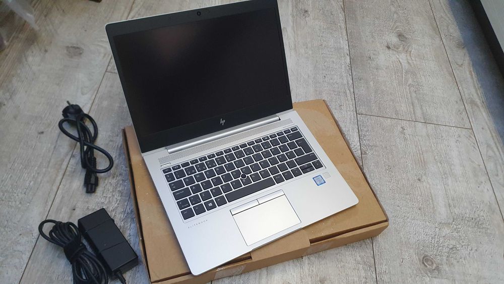 Laptop HP Elitebook 830 i5-8Gen. 8GB, 256GB SSD NVMe, W10 ,13'3 FullHD