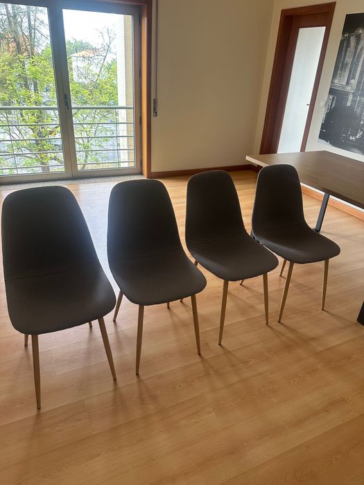Mesa de jantar + 4 cadeiras