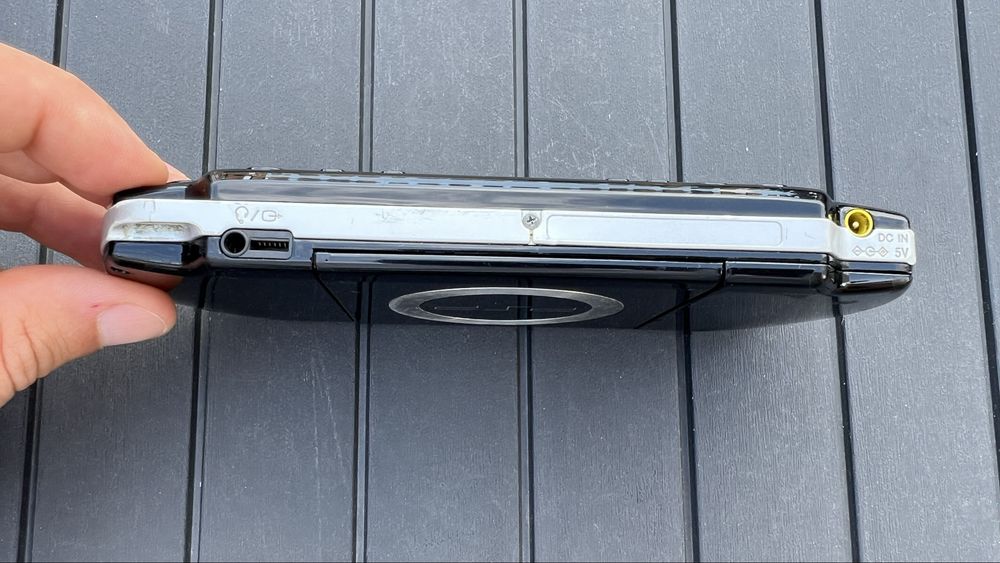 Sony PSP-2008 оригінальна, частково робоча