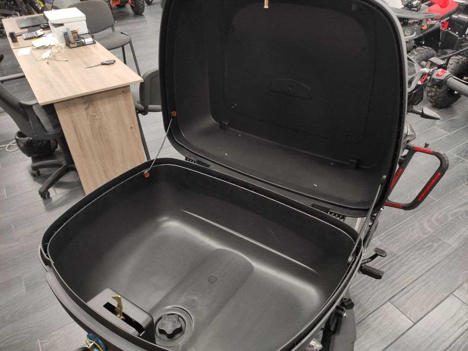 Практичний та якісний кофр з спинкою для мотоцикла з АБС пластику 40л