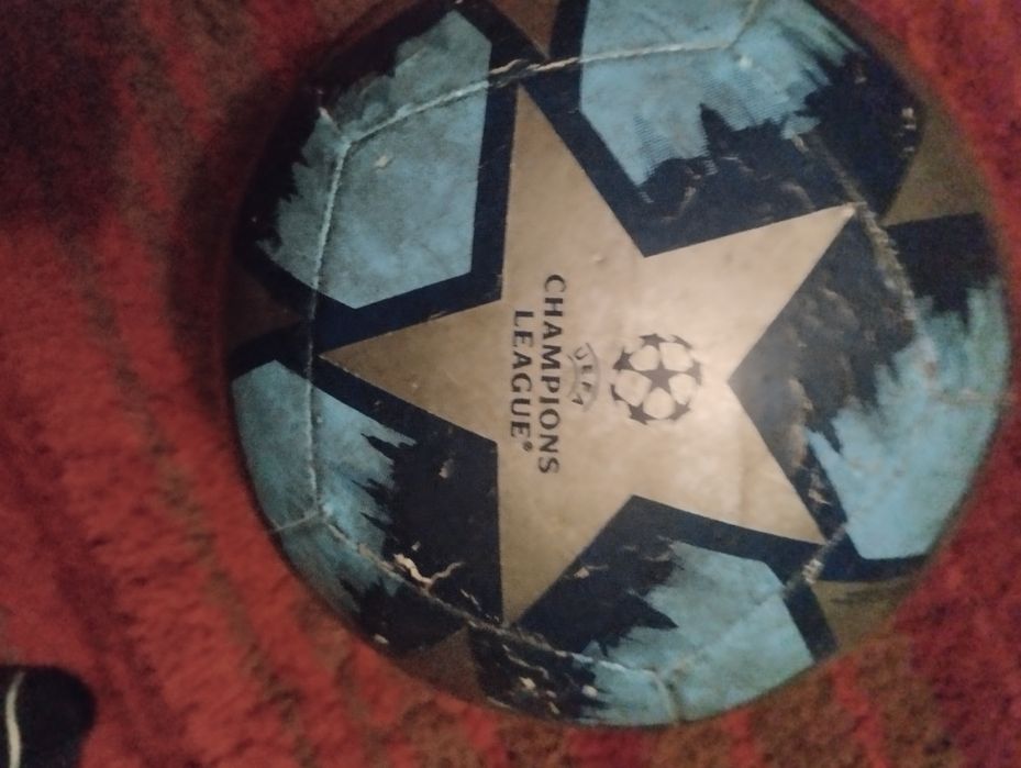 Футбольний м'яч Адідас ucl size 5