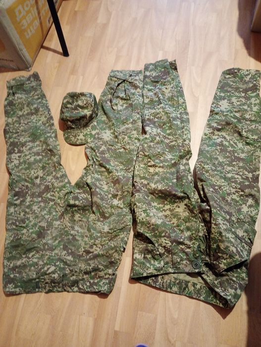 Военные штаны летние и кепка.