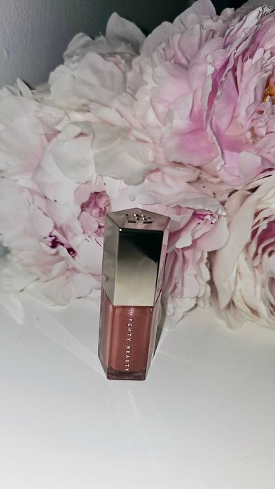 Błyszczyk do ust Fenty Beauty Fussy