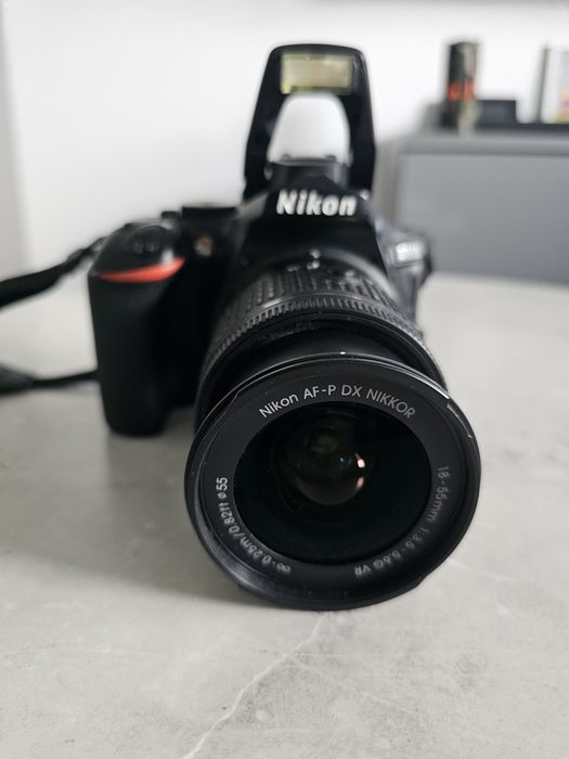 Sprzedam Nikona D5600, niski przebieg, stan idealny.