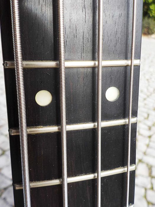 Baixo Ovation Magnum