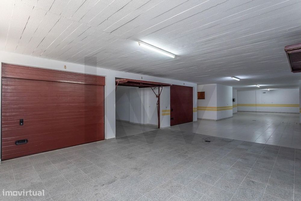 Apartamento T4 |  Parque dos Poetas l Terraço  com 50m2 e Box com  2 l