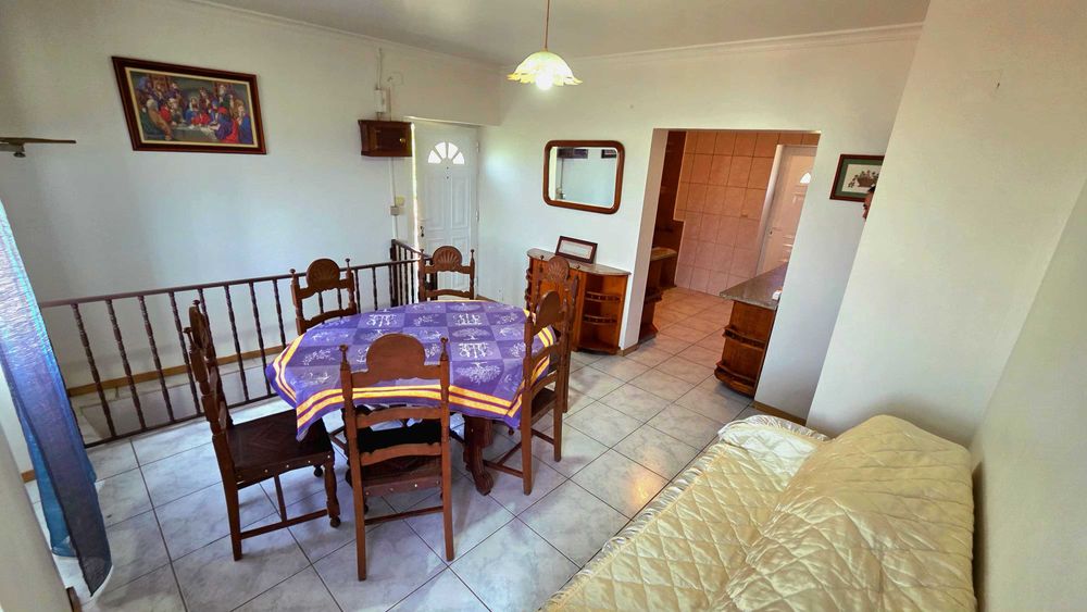 Moradia T2+1 com terreno com 925m²