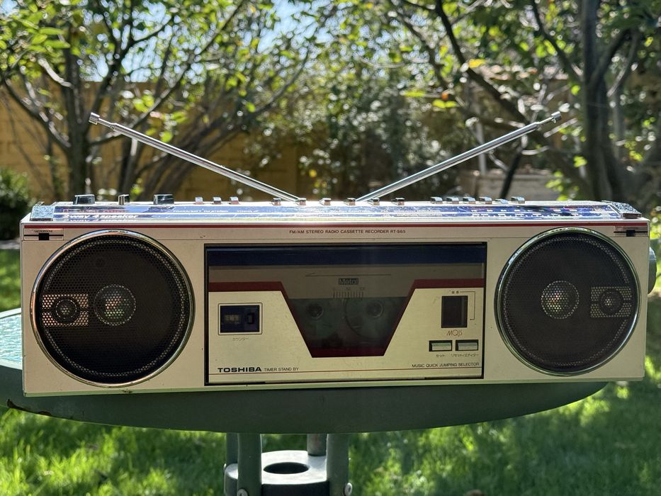 Продам магнитолу Toshiba RT-S65