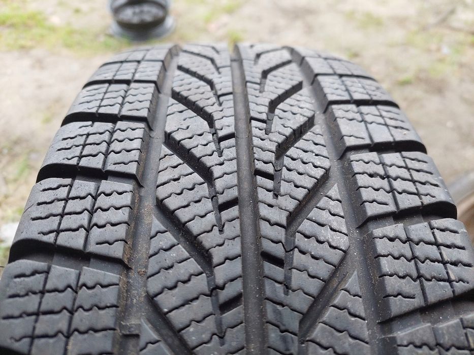 Jak Nowa 215/70R15C FULDA CONVEO TRAC 3 1x9mm 2023r D227