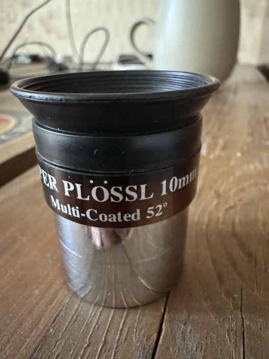 Астрономический окуляр Super Plössl 10 мм с многослойным просветлением (Multi-Coated) и полем зрения 52°.