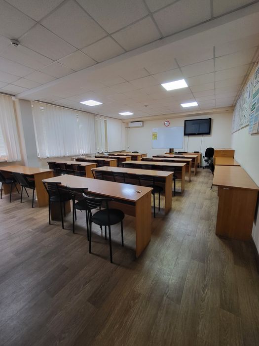 Оренда офісних приміщень 173 кв. з бомбосховищем у будівлі.