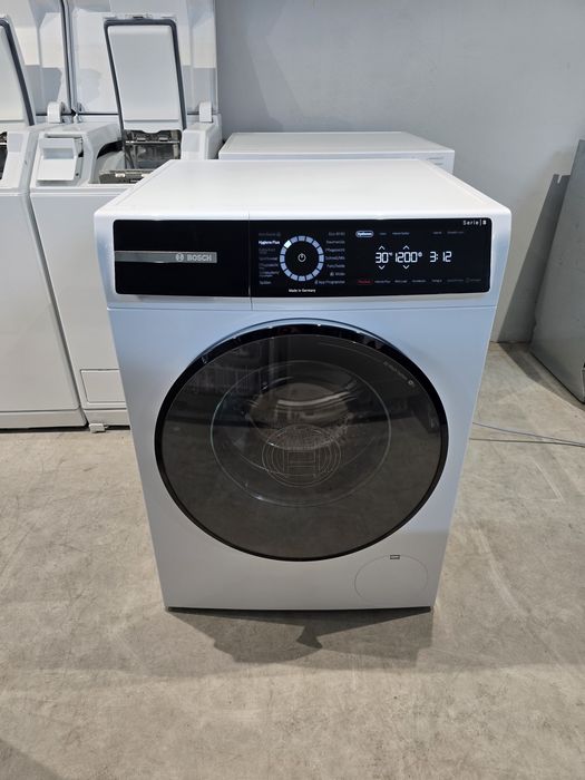 Нова Потужна  пральна машина Bosch Serie 8 на 10 кг  Тиха та економна