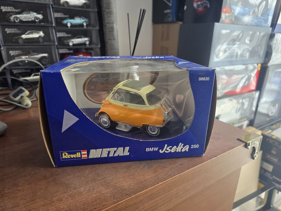 Revell BMW Isetta 250 Skala 1:18