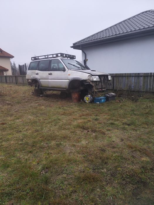 Nissan Terrano  2.7 tdi na części