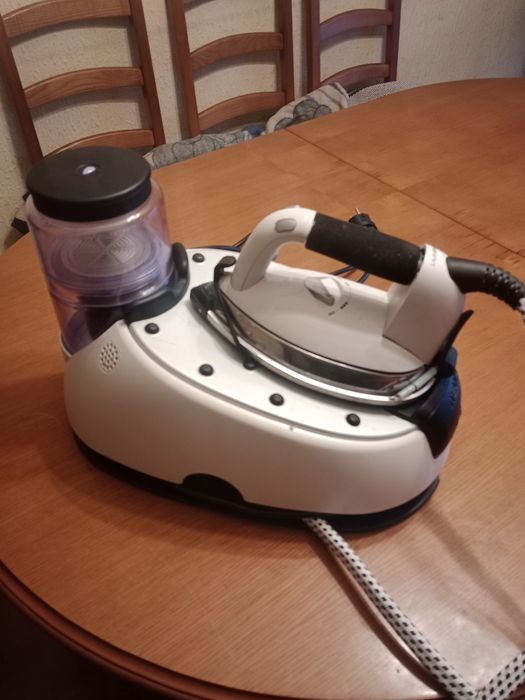 Ferro de engomar profissional laurastar