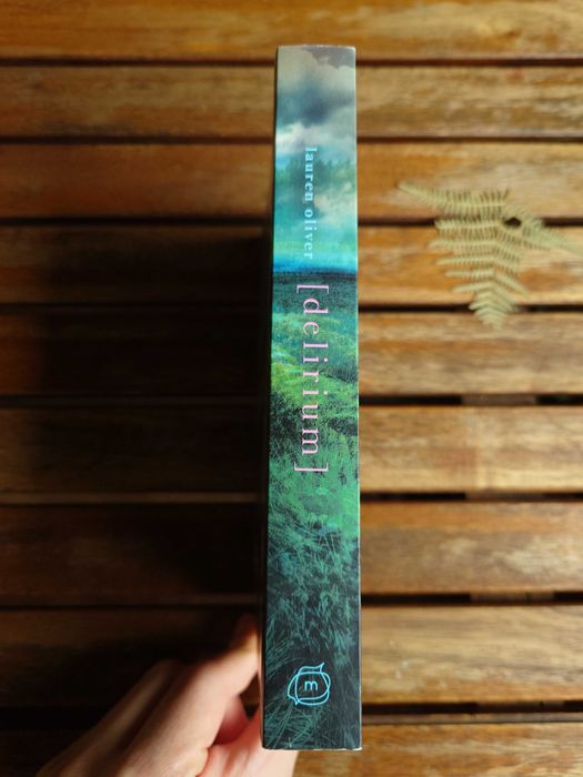 Delirium / Lauren Oliver