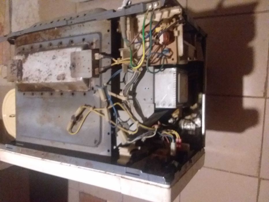 Мікроволновка LG MH6347B на запчастини
