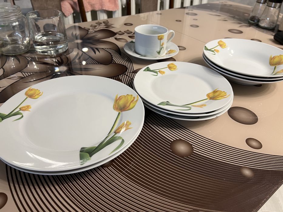 Набір посуду на 6 осіб