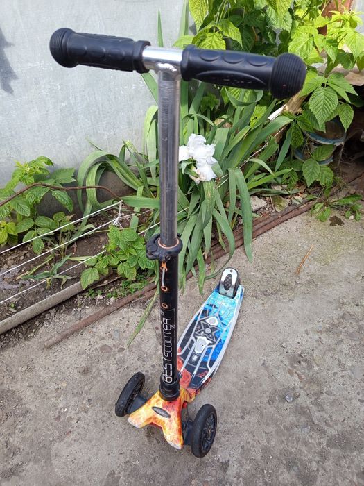 Продам дитячий  самокат