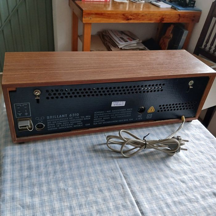 Rádio antigo BRILLANT 6310