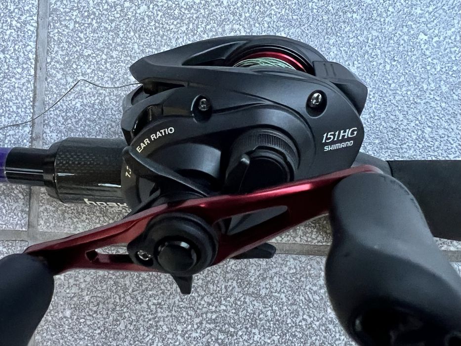 Wędka spinningowa z castingiem Delphin Hoax Shimano Caius 151 HG zesta