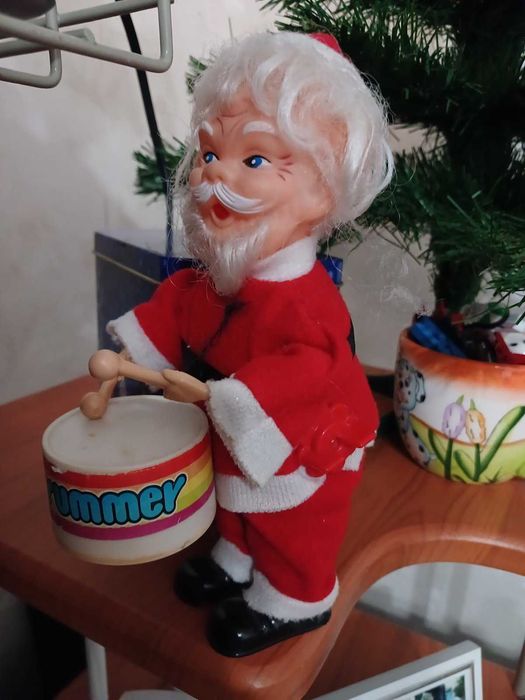 Игрушка Санта с барабаном
