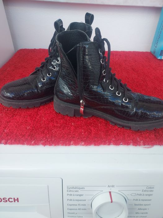 Botas pretas menina(negociável)