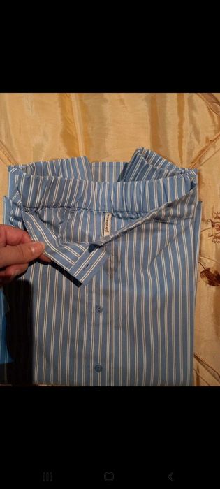 Camisa de riscas azuis claras/brancas, sem ombros - S - Stradivarius
