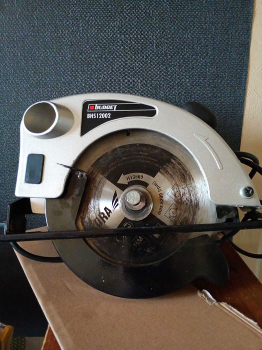 Piła tarczowa Budget 1200W