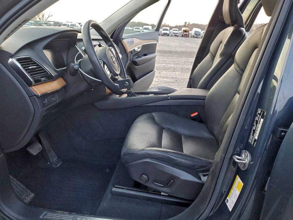 Volvo XC90 T6 Momentum 2020