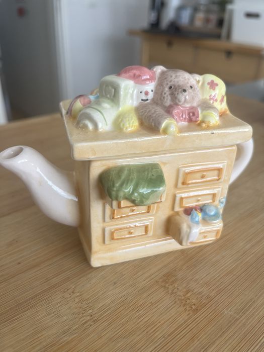 Conjunto de três bules decorativos