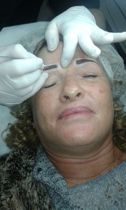 Micropigmentação realista fio a fio