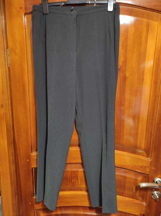 Женский брючный костюм