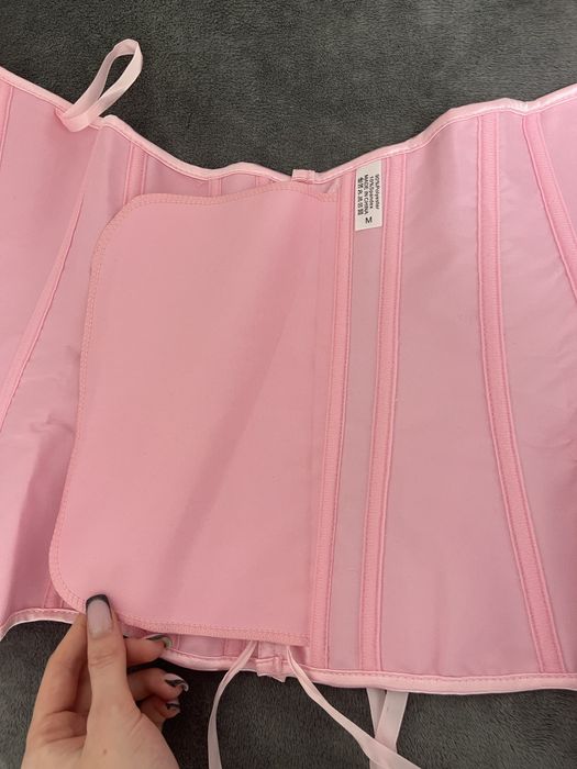 Рожевий жіночий корсет