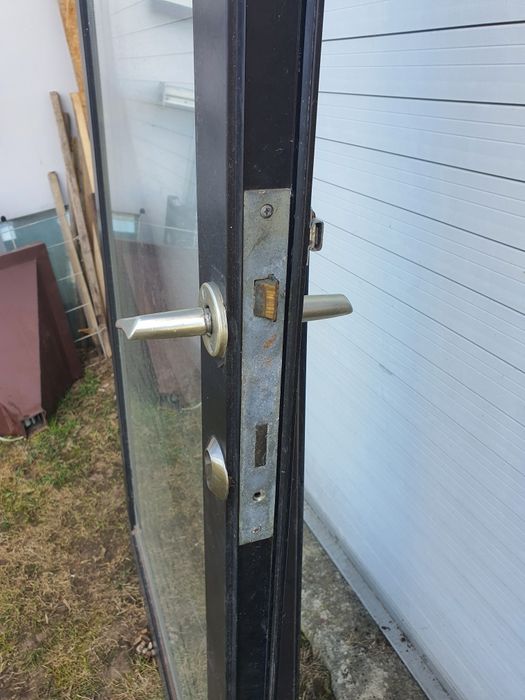 Drzwi zewnętrzne aluminiowe