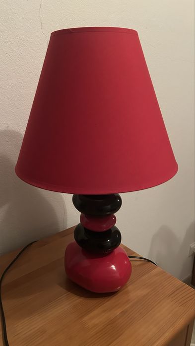 Candeeiro de Mesa Vermelho e Preto – Vintage