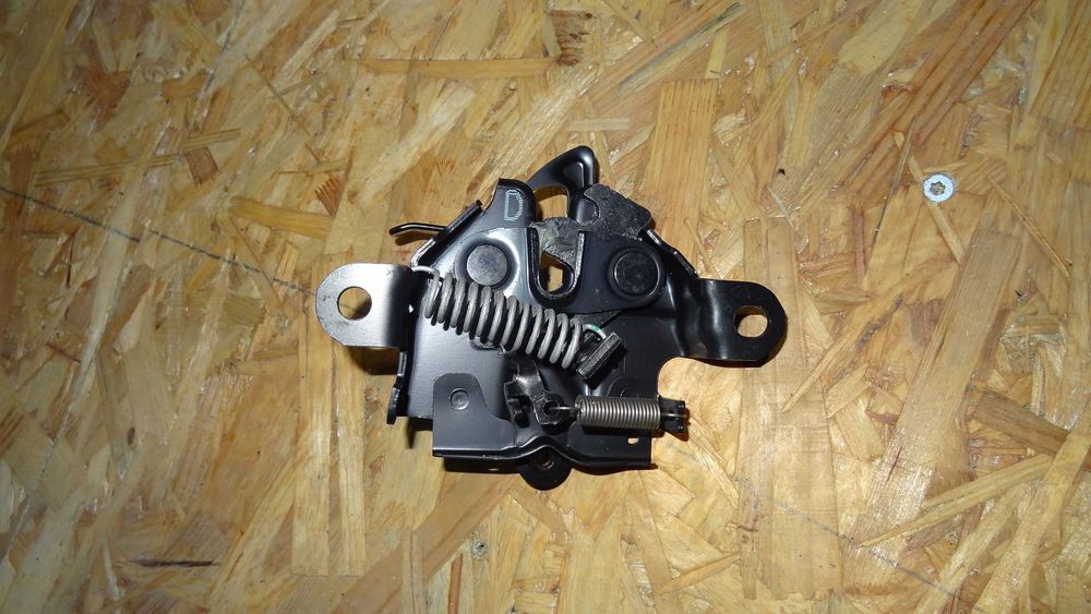 Lexus CT zamek maski przód